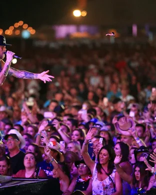 Live concert by Dan Tyminski