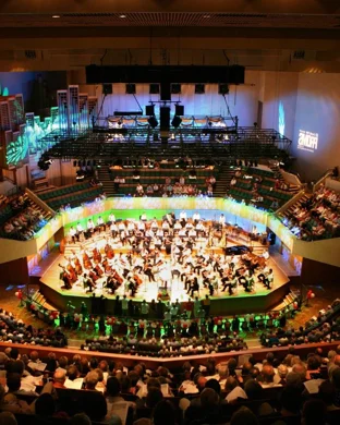 Live concert by Nymphia Wind & Plastique Tiara