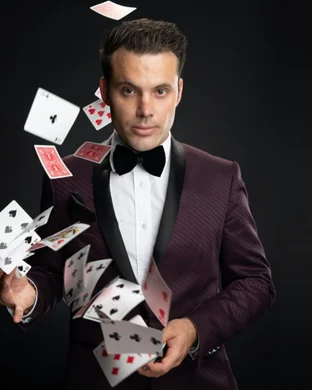 Mike Super Magic & Illusion