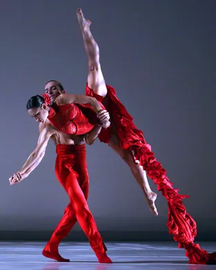 Ballet Hispanico - En Familia/Family Matinee