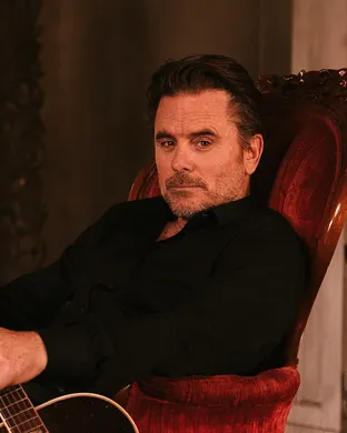Charles Esten